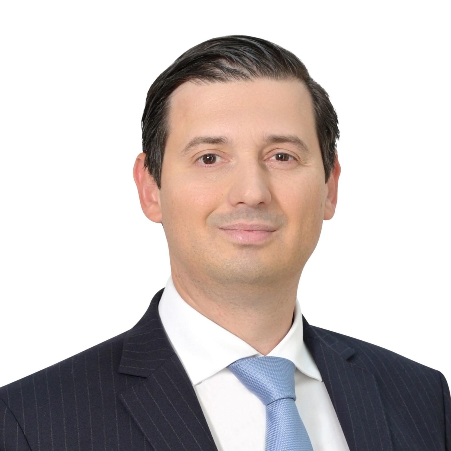 Dr. Oliver Decker